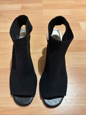 Women's Black Open-Toe Knit Mules